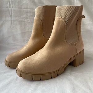FALL/WINTER Women’s Beige Suede Mid-Shaft Chunky Heel Chelsea Boots Sz. 10